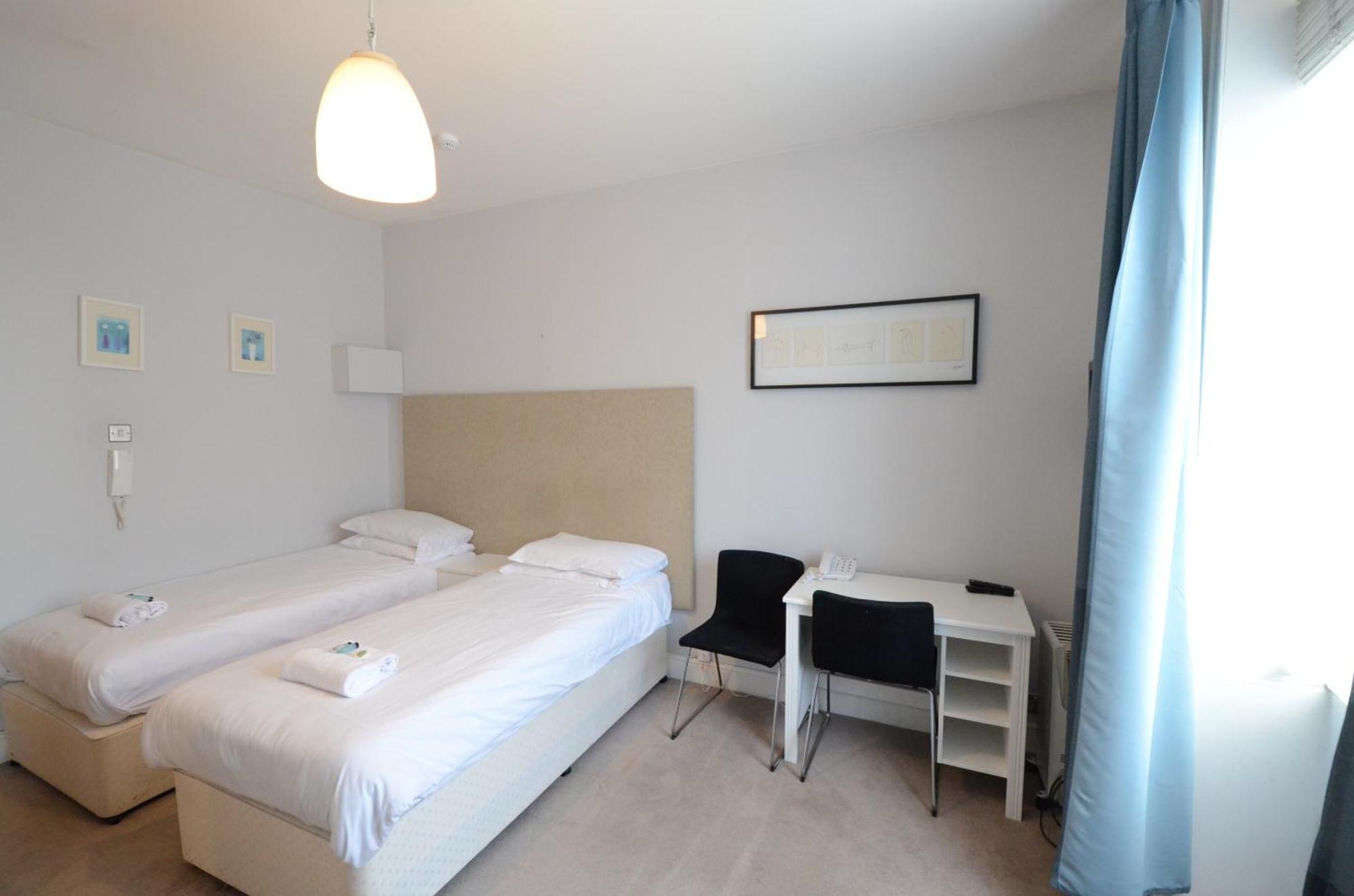 Amber Residence Hotel-Suites London Room photo