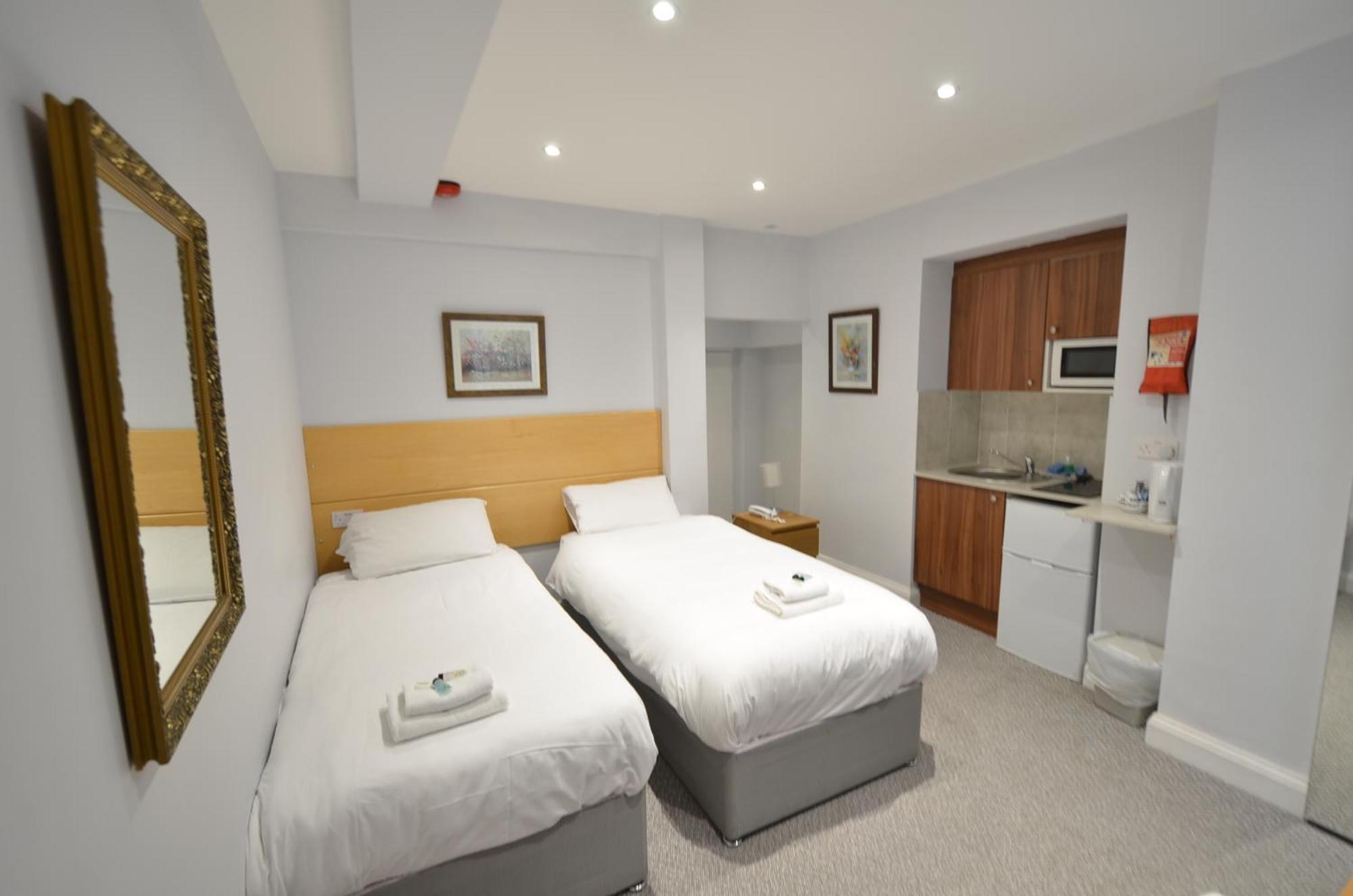 Amber Residence Hotel-Suites London Room photo