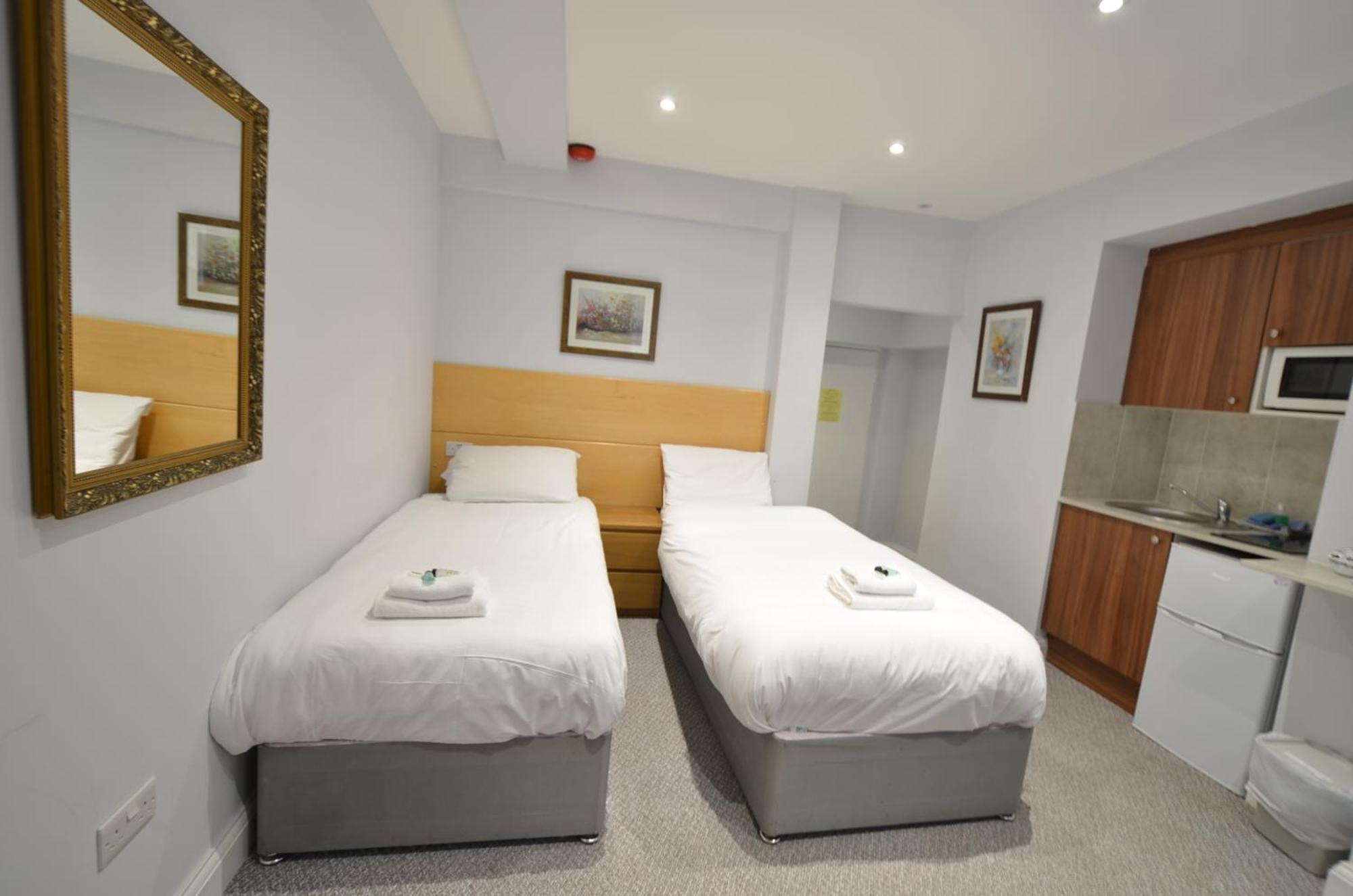 Amber Residence Hotel-Suites London Room photo